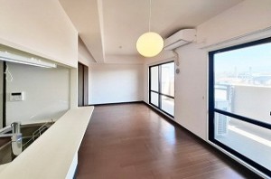 少女の赤い帽子み・な・と泉佐野