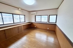 岸和田市東ケ丘町
