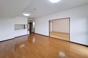 メゾンドール・ラーバン和泉I番館
