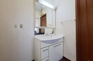 泉佐野市新安松3丁目